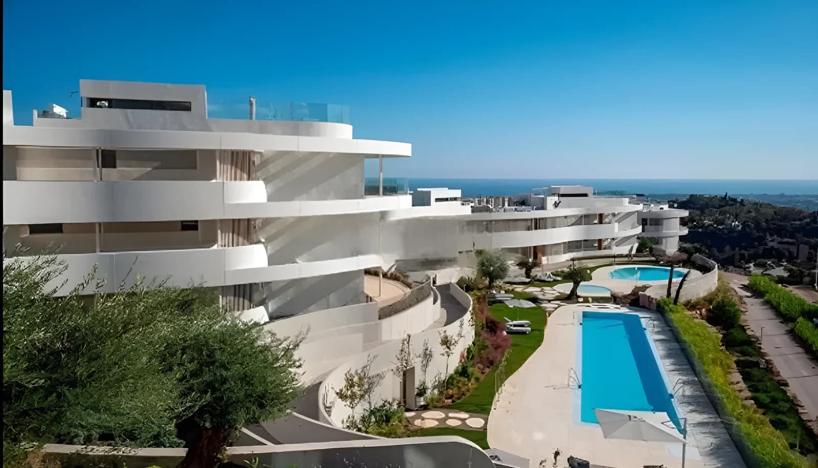 Apartments with swimming pool in La Quinta