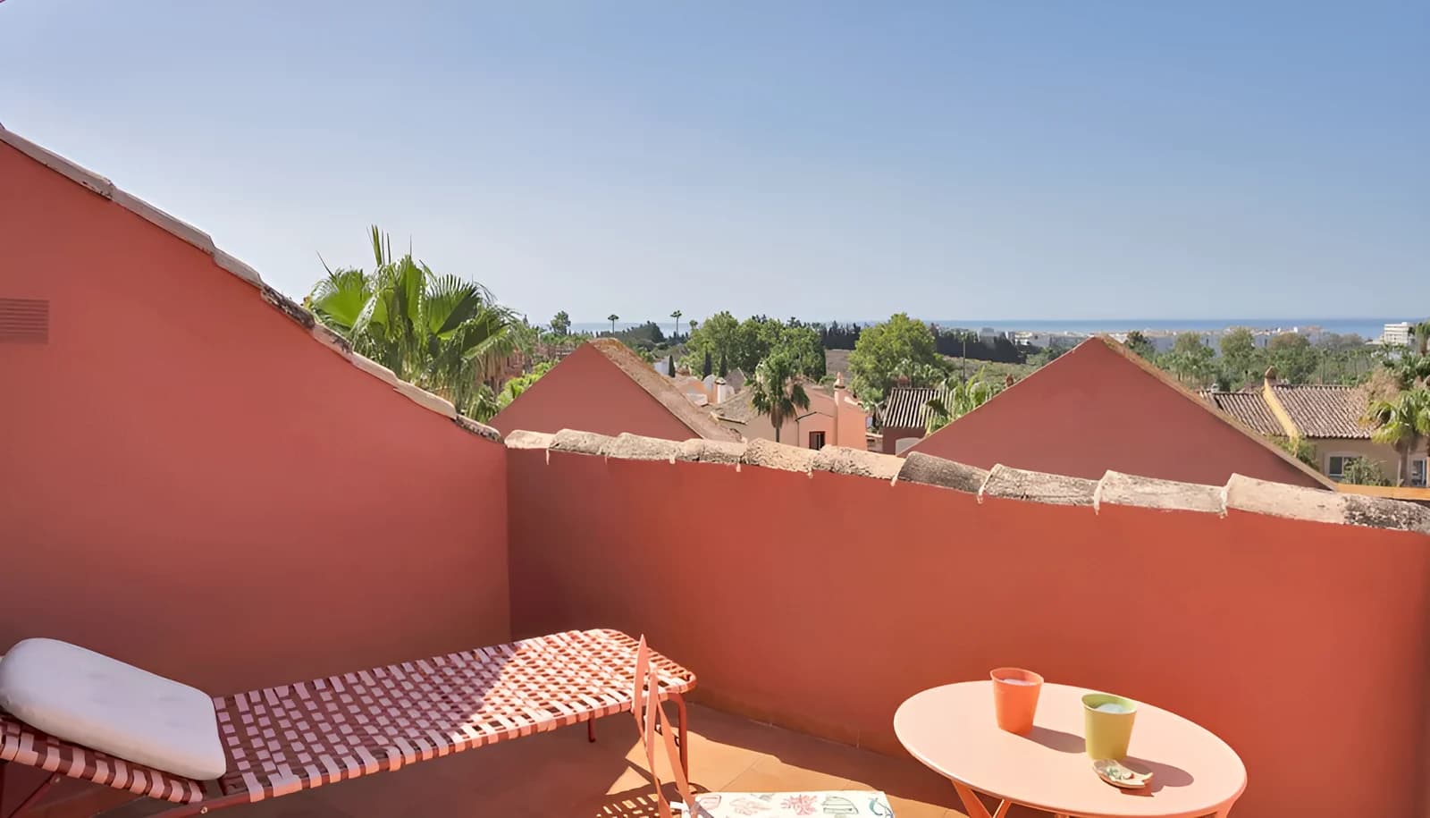 Attic with terrace in Aloha