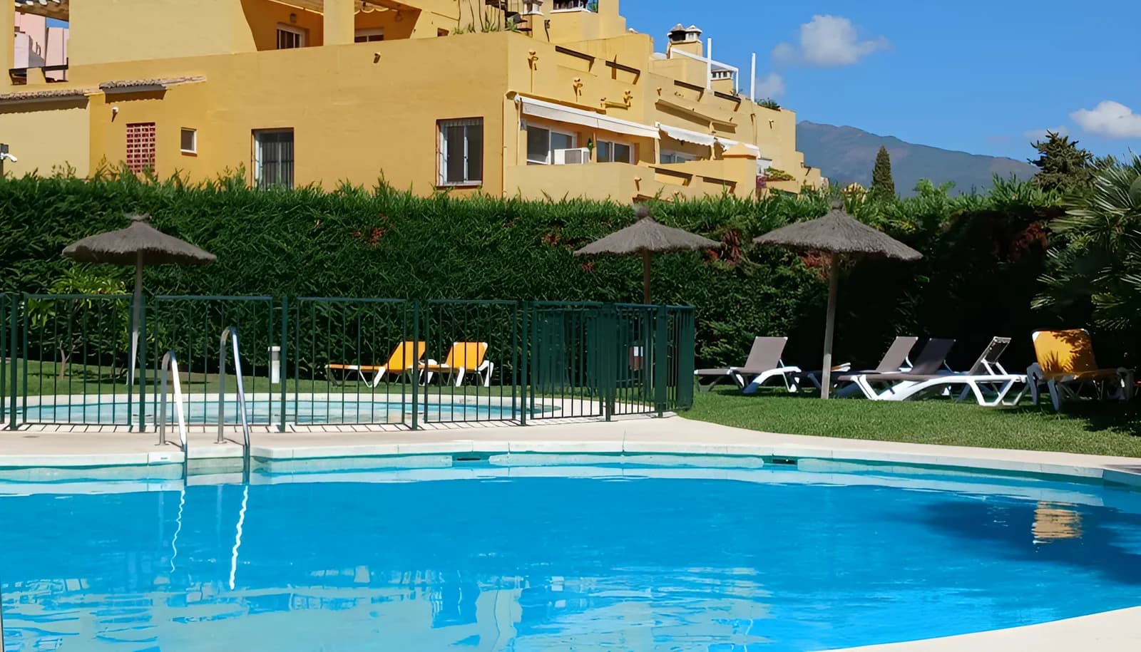 Ground floor with swimming pool in Guadalmina Alta